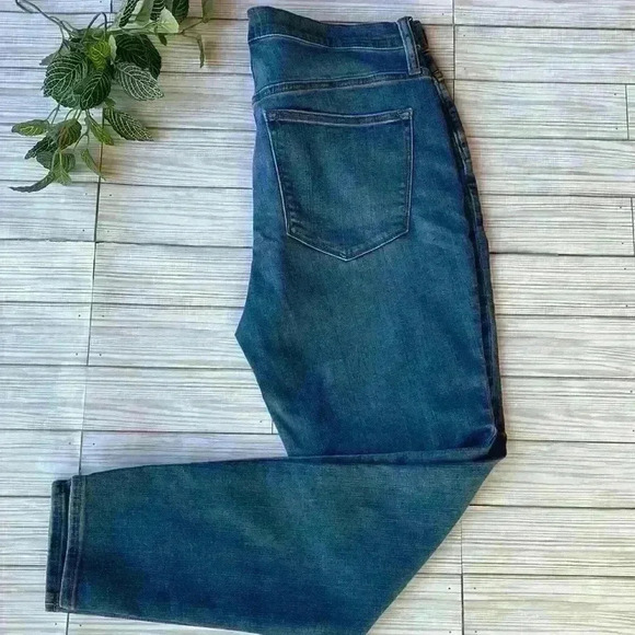 J Crew Factory button fly medium wash skinny jeans - Picture 5 of 6